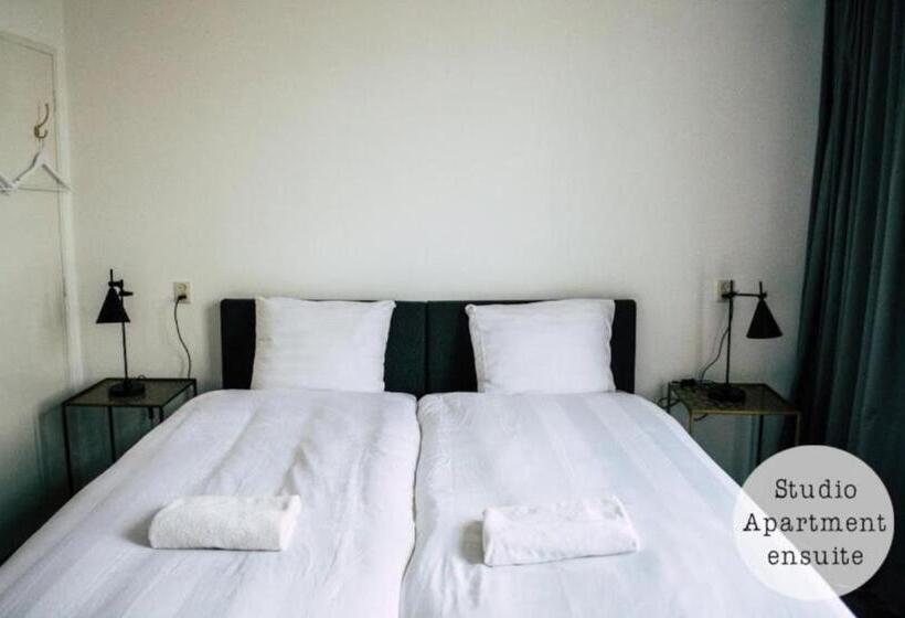 استودیوی استاندارد, Rembrandt Square