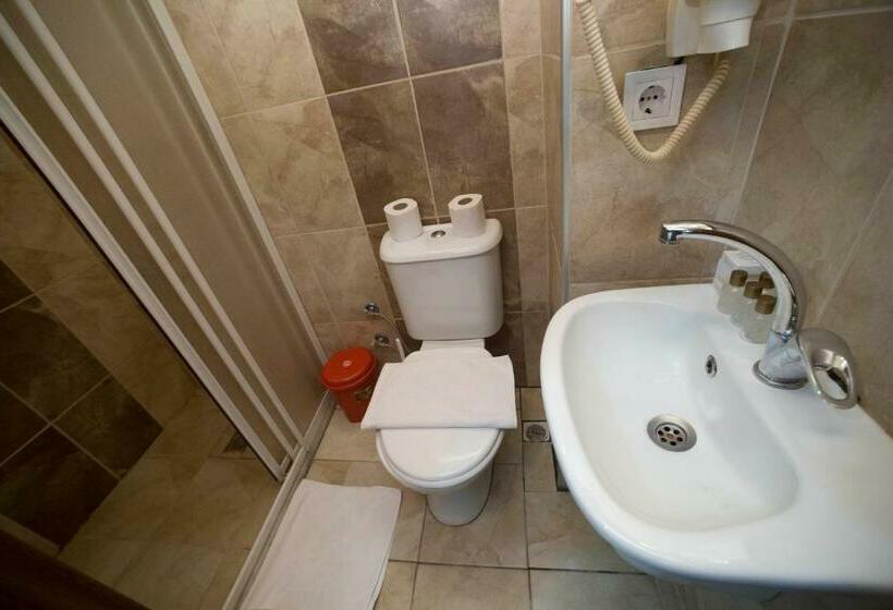 标准单人间, Taksim Park