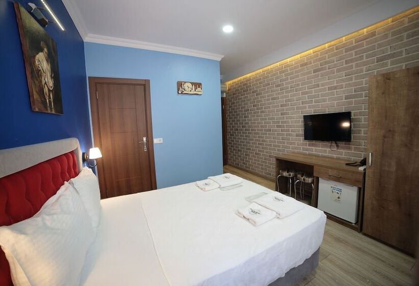 标准单人间, Taksim Park