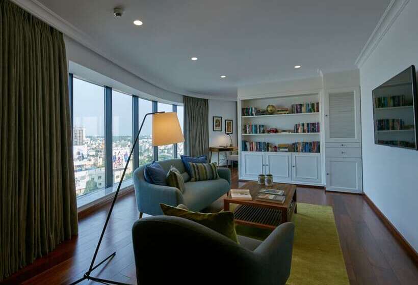 سوییت, The Waverly Hotel & Residences