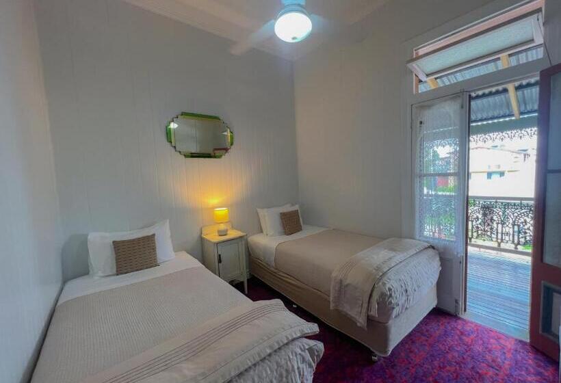 수피리어 룸, Ulmarra