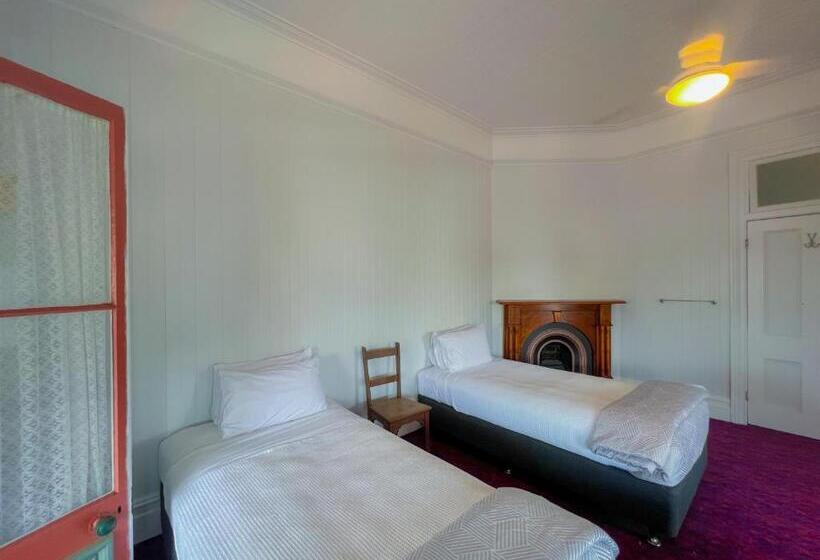 패밀리 룸, Ulmarra