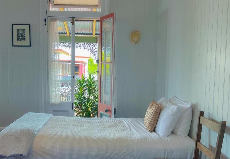 패밀리 룸, Ulmarra