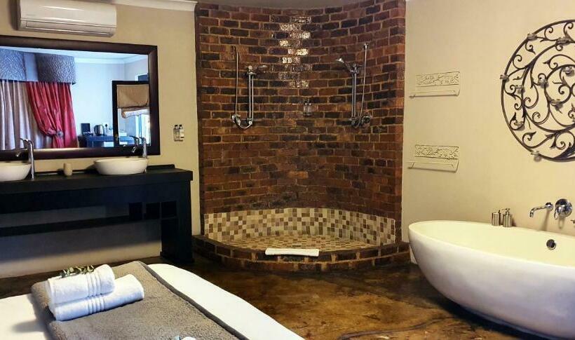 스위트, Accolades Boutique Venue