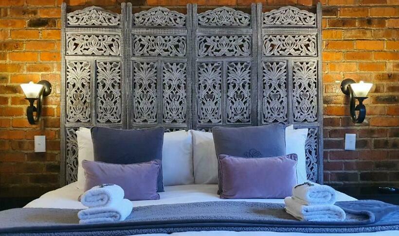 스위트, Accolades Boutique Venue