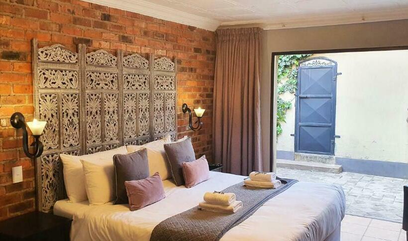 스위트, Accolades Boutique Venue