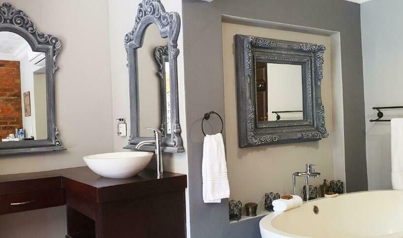 스위트, Accolades Boutique Venue