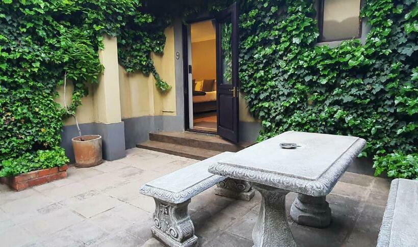 디럭스 룸, Accolades Boutique Venue