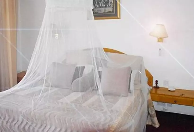 سوییت اجرایی, Regency Hotel Flamboyant