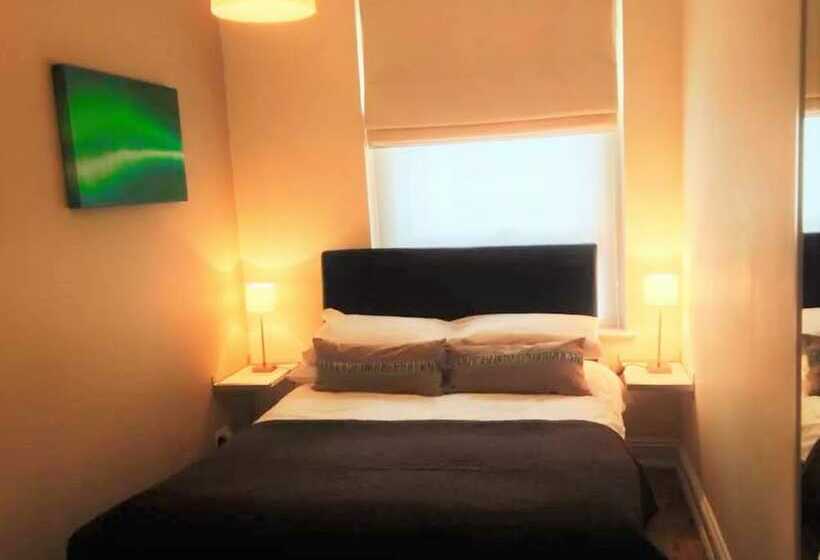 带1个卧室的豪华公寓, Shq Apartments