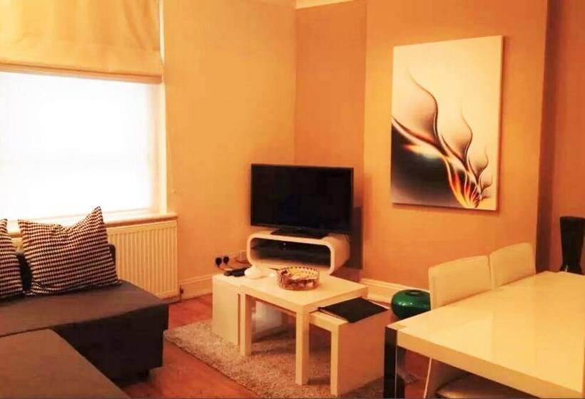 带1个卧室的豪华公寓, Shq Apartments