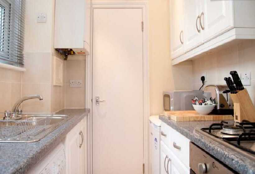 带1个卧室的豪华公寓, Shq Apartments