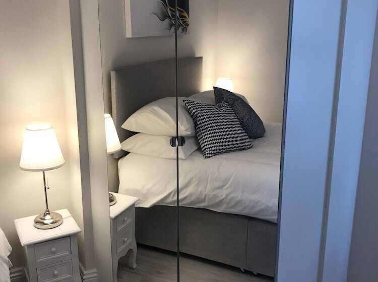 Апартаменты Классик 1 Спальня, Shq Apartments