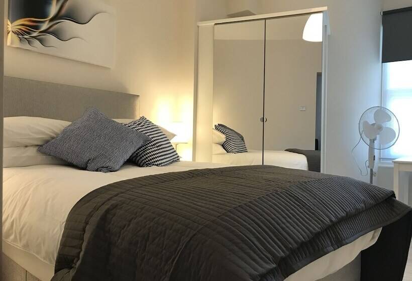 带1个卧室的经典公寓, Shq Apartments