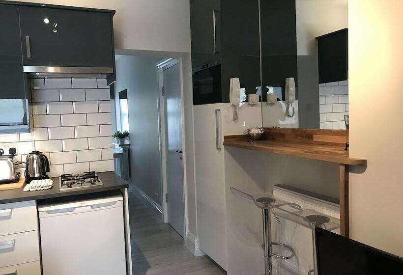 Апартаменты Классик 1 Спальня, Shq Apartments