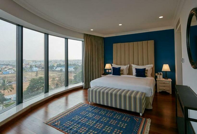 سوییت, The Waverly Hotel & Residences