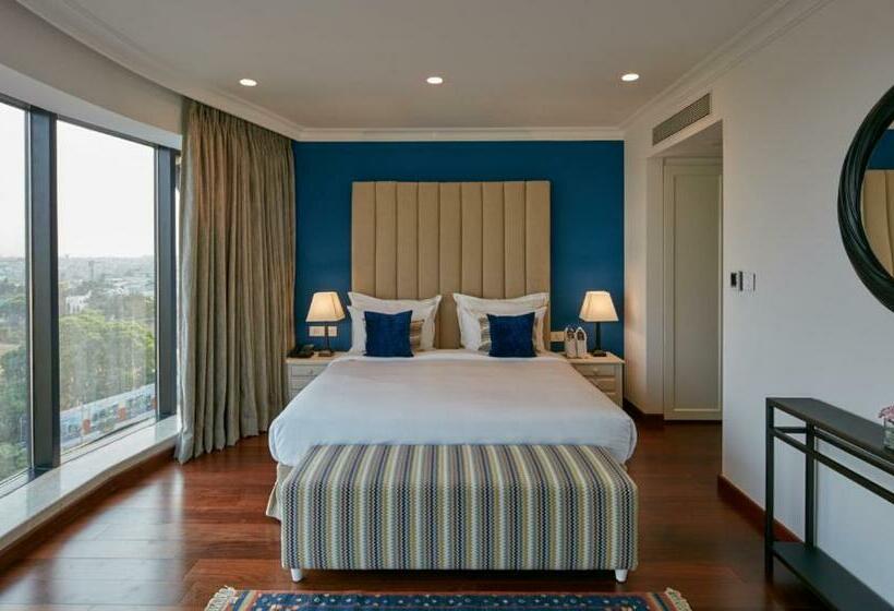 سوییت, The Waverly Hotel & Residences