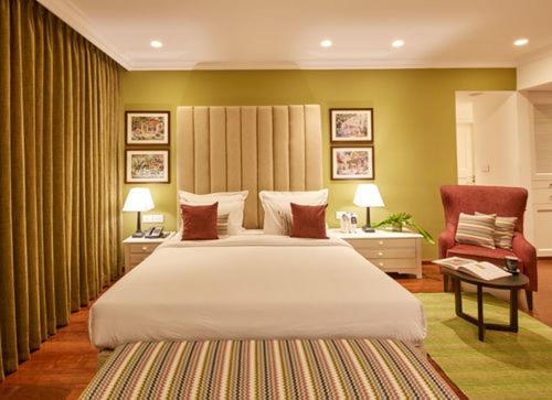 استودیوی استاندارد, The Waverly Hotel & Residences