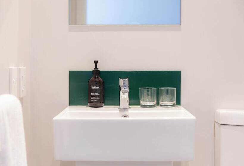 غرفة قياسية لذوى الاحتياجات الخاصة, Lylo Christchurch