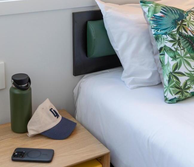 חדר משפחתי, Lylo Christchurch