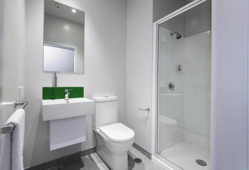 חדר משפחתי, Lylo Christchurch