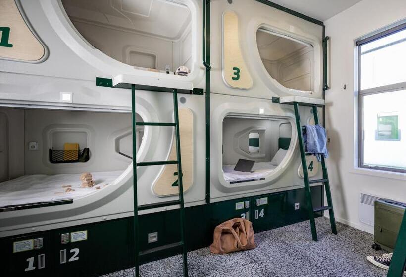 מיטה בחדר משותף, Lylo Christchurch