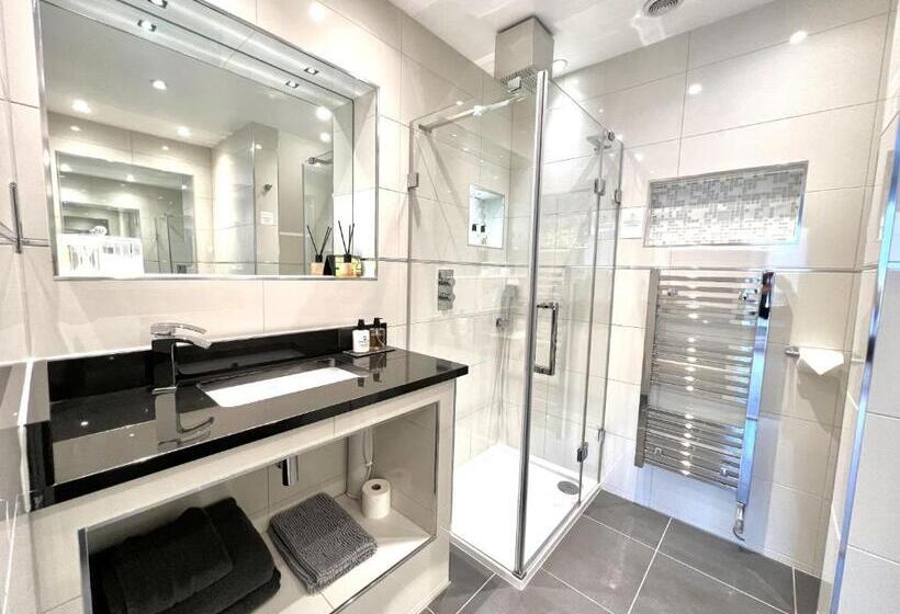 스탠다드 룸 킹사이즈 침대, Tavistock House