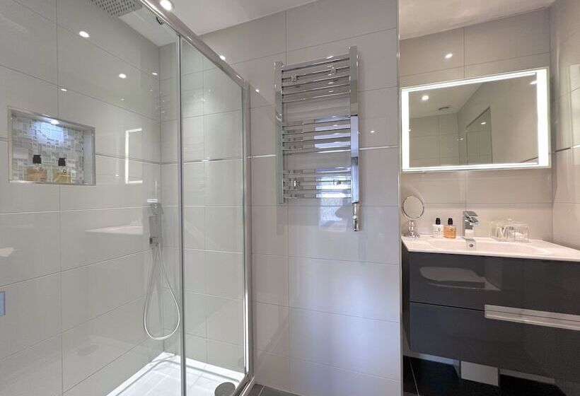 Номер Deluxe, Tavistock House