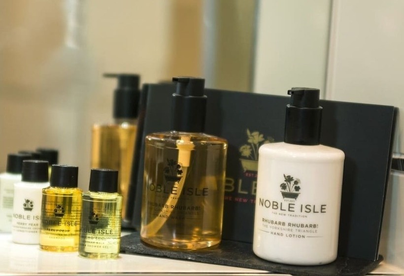 디럭스 룸, Tavistock House