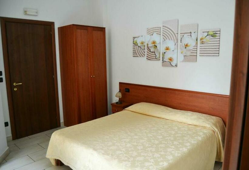 Quarto Estandar, B&b Centrale Affittacamere
