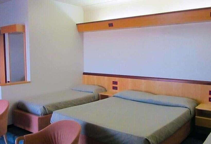 חדר סטנדרט לשלושה, Fiorella