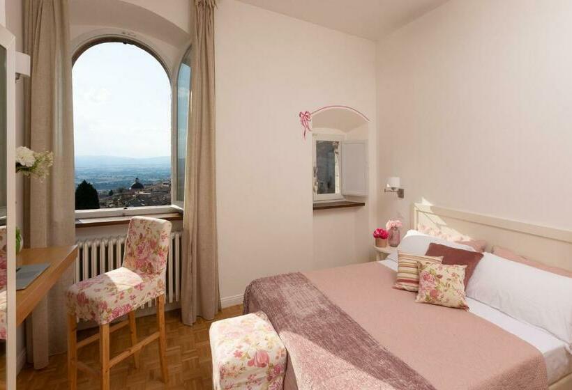 اتاق استاندارد با چشم‌انداز باغ, Ideale