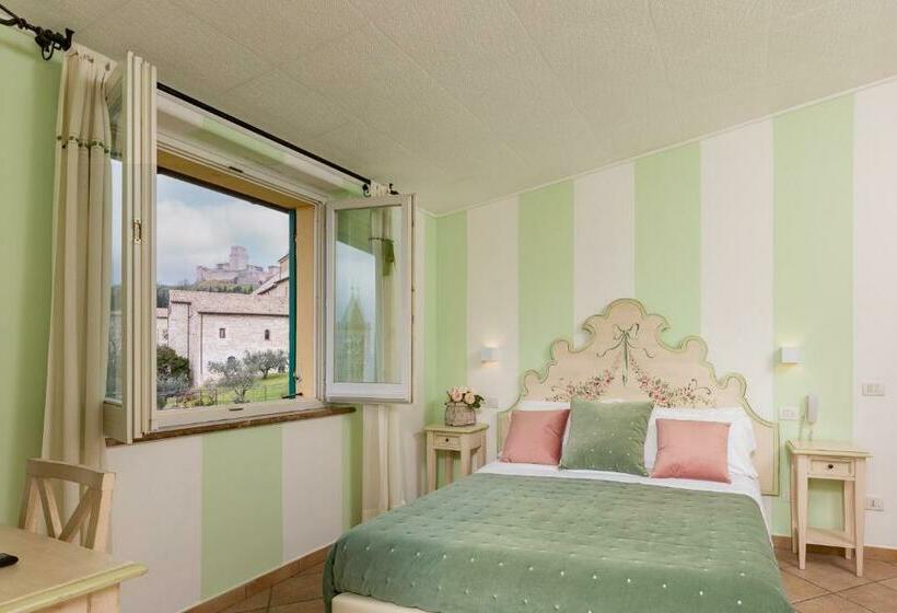 اتاق استاندارد با چشم‌انداز باغ, Ideale