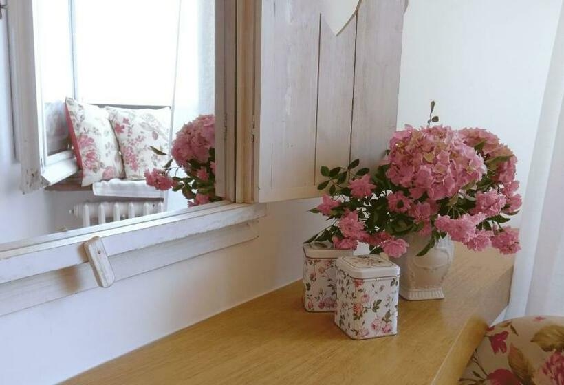 اتاق استاندارد با چشم‌انداز باغ, Ideale