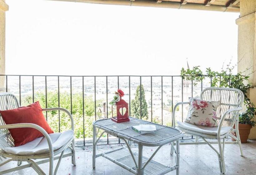 اتاق استاندارد با بالکن و چشم‌انداز باغ, Ideale