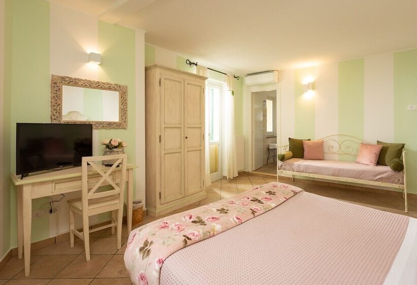 اتاق استاندارد سه تخته با چشم‌انداز باغ, Ideale