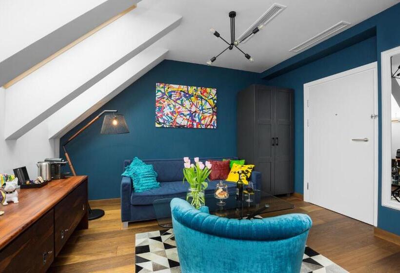 스위트 킹사이즈 침대, Indigo Krakow Old Town, An Ihg