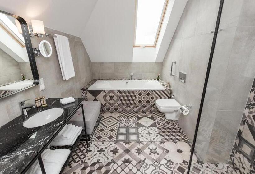 Люкс Кровать Кинг, Indigo Krakow   Old Town, An Ihg