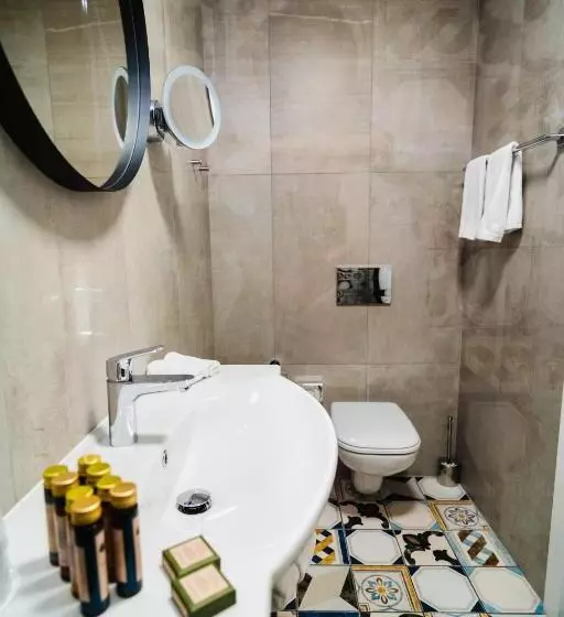 キングサイズベッドのスタンダードルーム, Indigo Krakow   Old Town, An Ihg