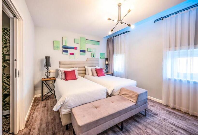 프리미엄 룸, Indigo Krakow Old Town, An Ihg