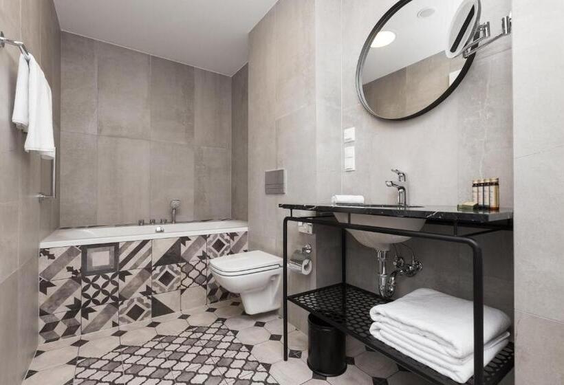 프리미엄 룸, Indigo Krakow Old Town, An Ihg