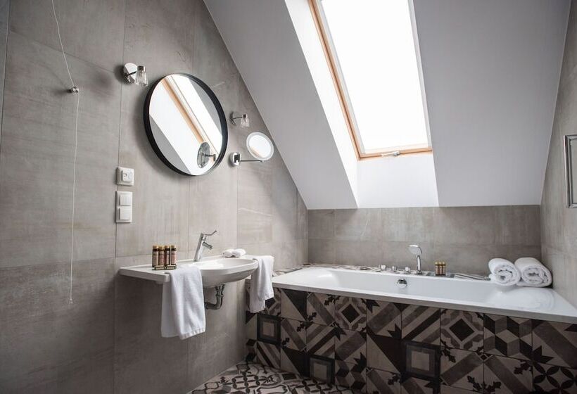 장애인을 위한 스탠다드 룸, Indigo Krakow Old Town, An Ihg