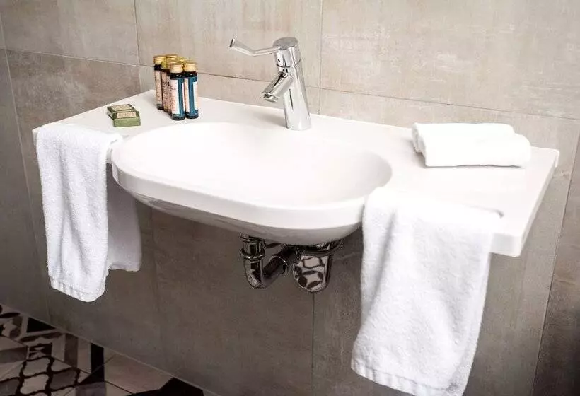 身障者適用スタンダードルーム, Indigo Krakow   Old Town, An Ihg