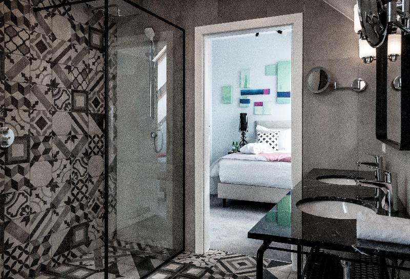 스위트 킹사이즈 침대, Indigo Krakow Old Town, An Ihg