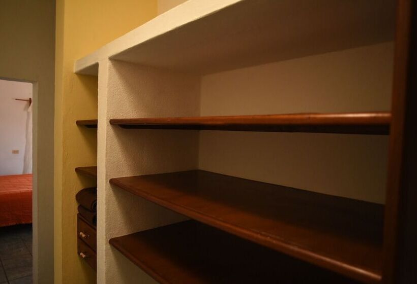 سوییت, Joya Del Mar