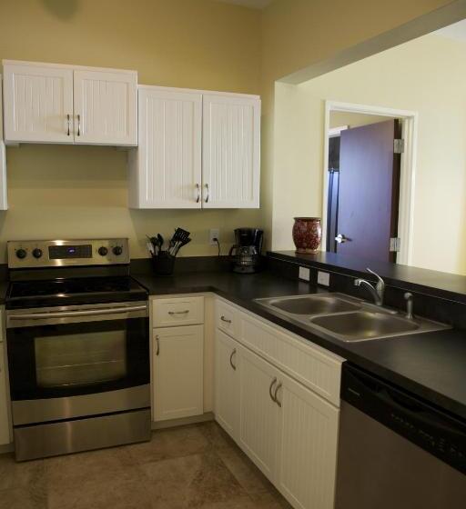 2 Bedroom Suite with Balcony, The Citrus On The Lake