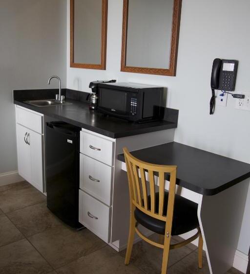 2 Bedroom Suite with Balcony, The Citrus On The Lake