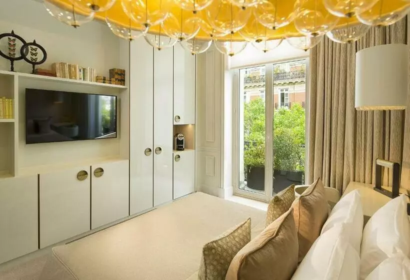 Chambre Classique, Le Narcisse Blanc