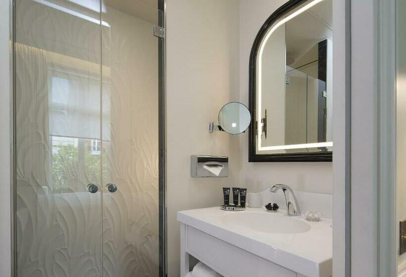 クラシックルーム, Le Narcisse Blanc