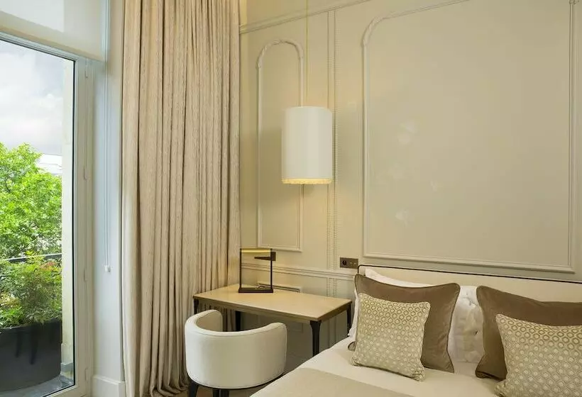 Chambre Classique, Le Narcisse Blanc